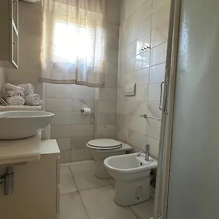 Apartment Maison Raha Marina di Massa