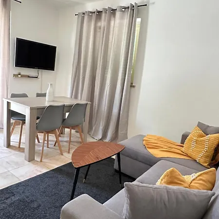 Apartment Maison Raha