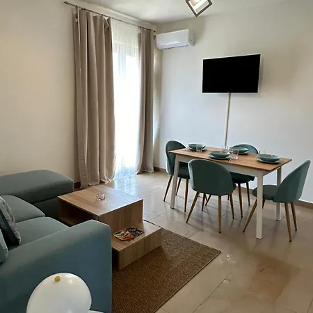 Maison Raha Apartment