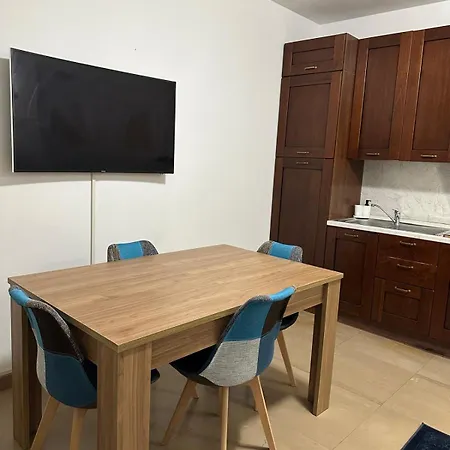 Apartment Maison Raha Marina di Massa
