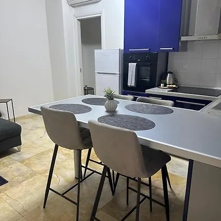 Maison Raha Marina di Massa