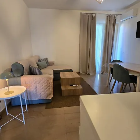 Maison Raha Marina di Massa