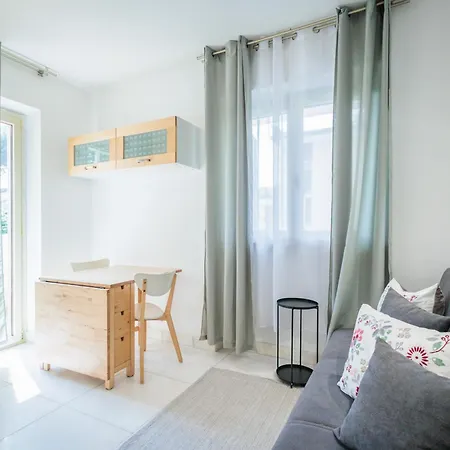 Maison Raha Lägenhet Marina di Massa