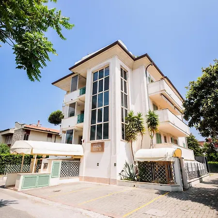 Lägenhet Maison Raha Marina di Massa