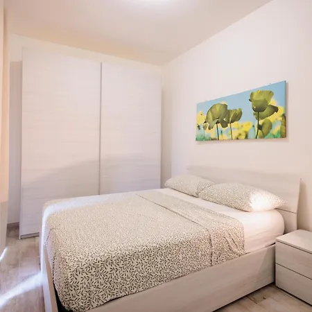 Maison Raha Marina di Massa